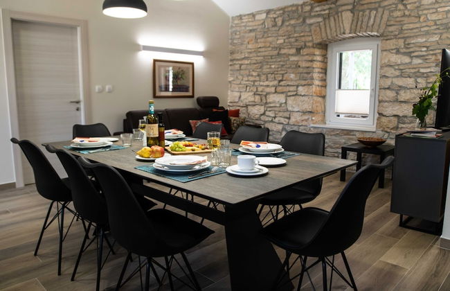 The Poolside Stone House in Bale - Foto 18