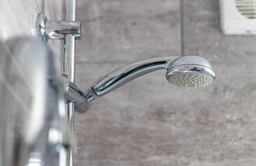 Luxury 2 Bed Room Lake View Apt Bowness Parking - Photo 46