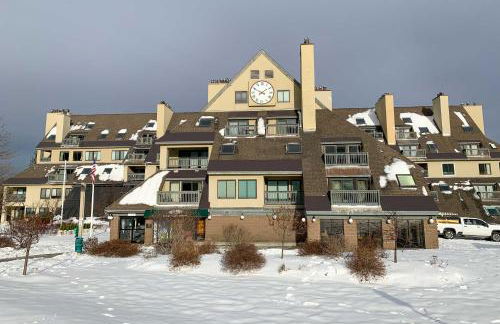 Walk to Lifts and Village! Killington Mountain Condo - Photo 26