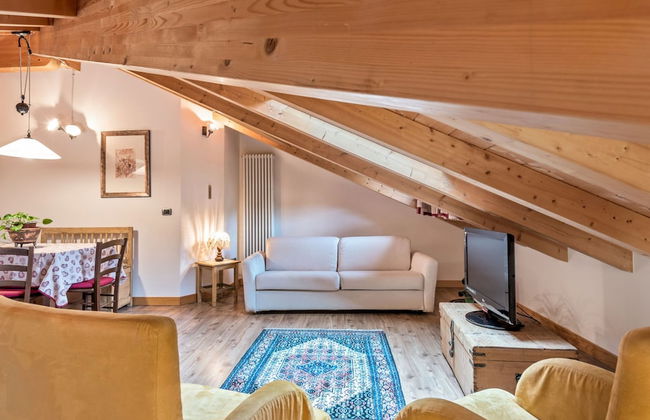 Belvilla by OYO Charming Apartment in Brez With TV - Foto 16