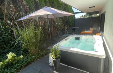 ROSMARIN - Kuschelige Fewo - Romantik & Entspannung im Whirlpool auf privater Terrasse, Ruhe & Hund willkommen - by FerienWohnenAmSee - - Foto 4