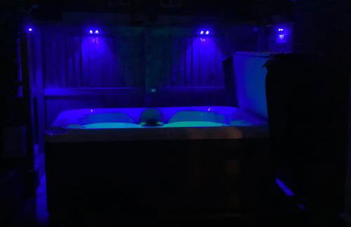 Romantic Country Cottage with Private Hot Tub - Foto 8