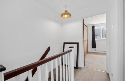 Luxurious 2-Bedroom Haven in Vibrant Robinhood: Ideal for Business or Leisure Stay - Photo 11