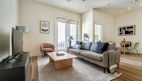 Central Domain 2br w pool wd gym ATX-204 - Foto 1, Other