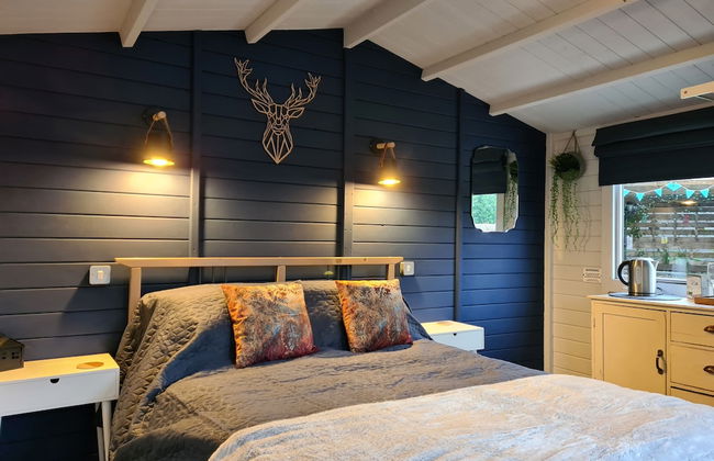 The Little Hide - Adult Only Camping Pods - Photo 2