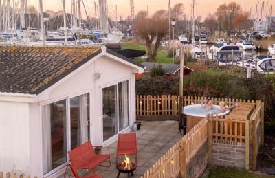 Hot Tub With A View - Christchurch Harbour - Photo 35