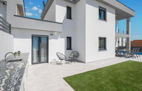 3 Bedroom Amazing Home In Musales - Photo 8