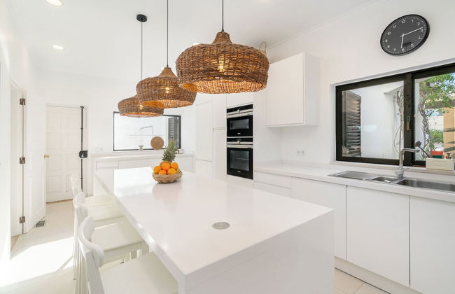 Luxury Private Family Villa W/ S-Pool Ac & Parking - Foto 15