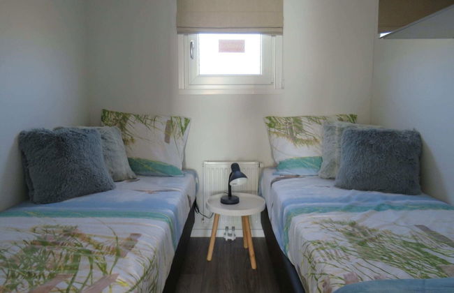 Modern Chalet With Dishwasher on the Markermeer - Photo 3