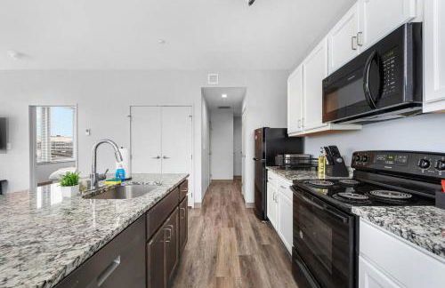 Near DT & CLE Clinic Queen Bed Wi-Fi Parking - Foto 5