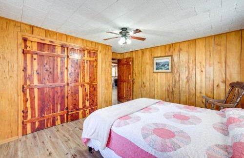Authentic Log Cabin in Pineville ~ 2 Mi to River! - Foto 13