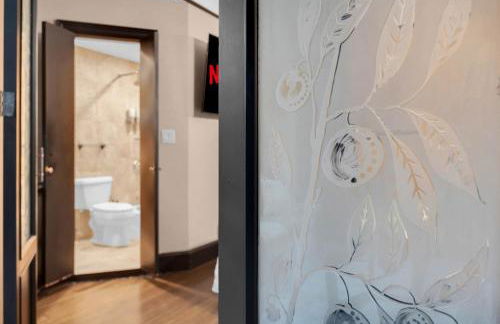 Stylish 1BR Apartment in the Heart of the City with Gym - Foto 21