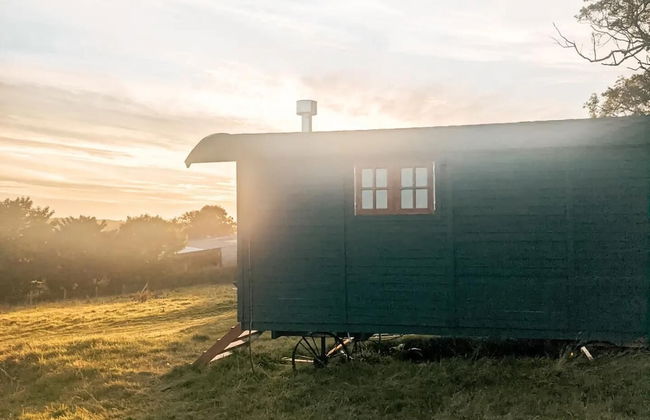 Stunning Shepherd's Hut Retreat, North Devon - Photo 28