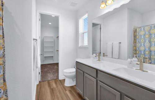 Gorgeous 2 BDR Cottage Minutes to Everything Nbtx! - Foto 36