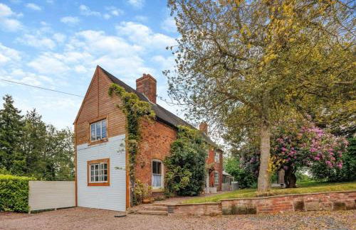 Luxury Country Escape with Hot Tub perfect for Friends and Families - Photo 21