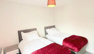 Cosy Lincoln Home Sleeps 6 with Parking - Foto 5