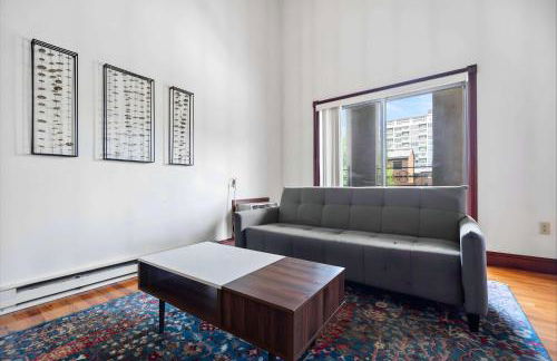 Jacuzzi 1BR loft with den and office-open concept - Foto 26