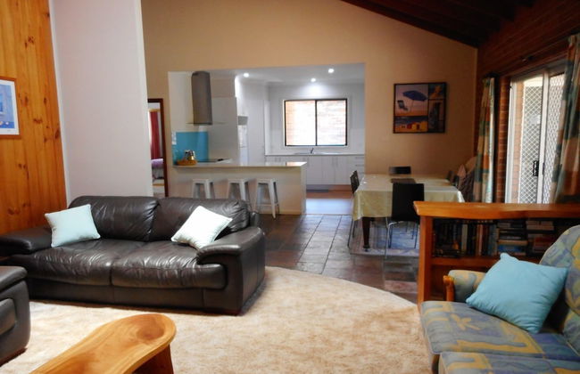 Norfolk at Hat Head - Photo 9