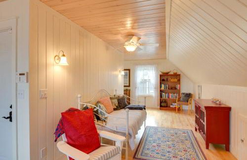 Beachfront Brooklin Studio with Private Balcony! - Photo 17