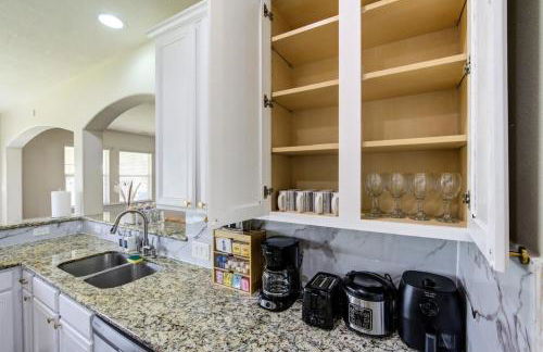 Elegant Retreat at Katy Houston, 2330 sf, 4 Bedroom 2 and Half Baths, Game Room, King Bed, BBQ, Located near Katy Asian Town, Typhoon Waterpark - Foto 5