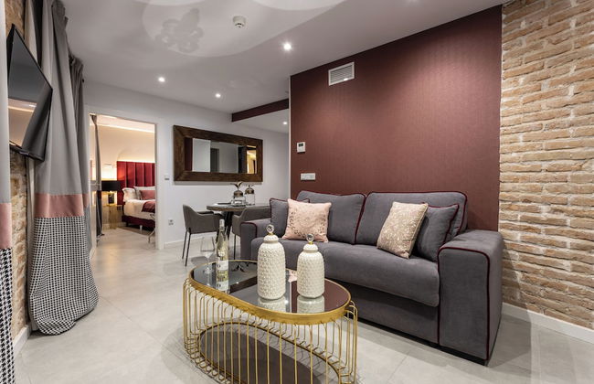 BIBO SUITES PLAZA NUEVA - Photo 33