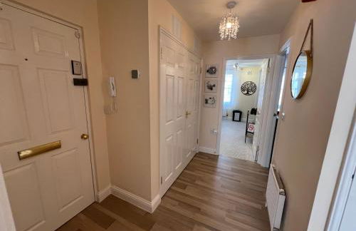 Glastonbury High Street Sanctuary- 2 BD, Sleeps 4 - Photo 16