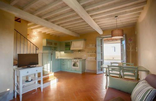 Farmhouse with swimming pool surrounded by greenery just 20 minutes from Arezzo - Foto 19