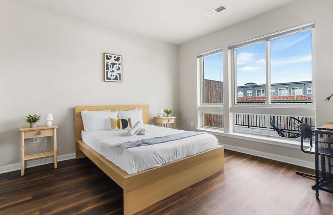 Huntington Apartments near Huntington Metro - We Host - Photo 8
