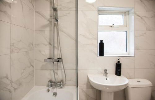 Entire Luxury Home in Old Trafford, next to MUFC - Foto 44