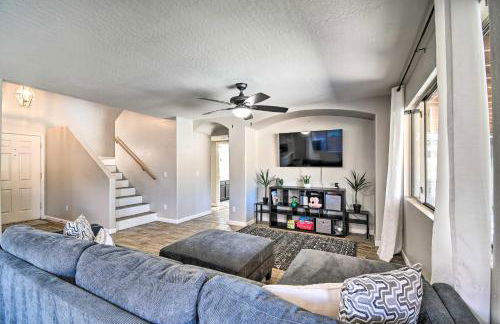 1 Mi to Surprise Stadium! Desert Poolside Oasis - Foto 3