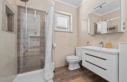 Villa Javor near Pula only 1 km from the beach with sea view and heated pool - Foto 37