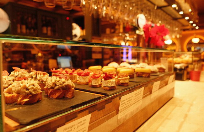 Bilbao Authentic Food Tour mit 9 Pintxos und lokalen Getränken - Foto 7