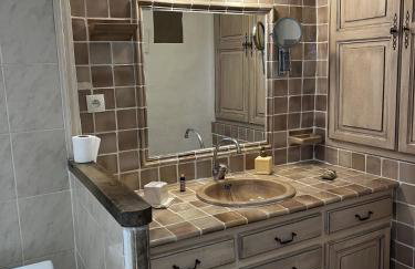 Au coeur du village avec petit balcon plein sud - Foto 12