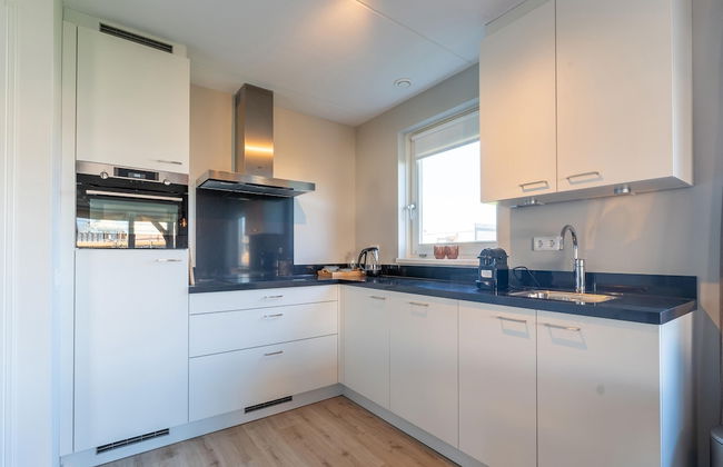 Nice Holiday Home Close to Nature Reserve - Photo 12