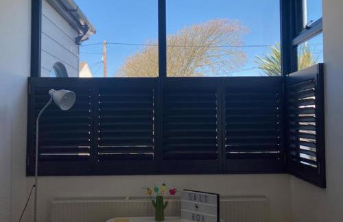 The Salt Box- Lovely refurbished annexe, free parking, walk to Porth beach. - Foto 7