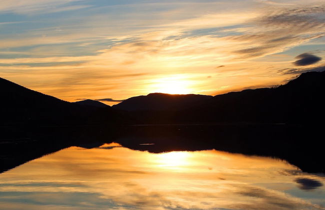 Cosy Modern Nordic Lodge w/ Loch View & Log Burner - Photo 32