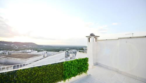 Scirocco Apartment with Terrace by Wonderful Italy - Foto 5