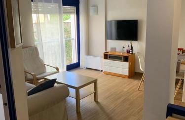 Cosy Apartment in L Escala, 7 mins walk to the closest beach, Riells - Foto 11