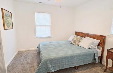 The Green Cardinal 4BR2BA Sleeps up to 7 - Foto 9