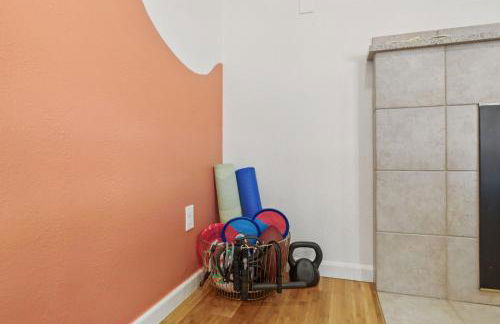 Spacious 4BD - Backyard BBQ, Fire Pit & Mini Golf - Foto 10