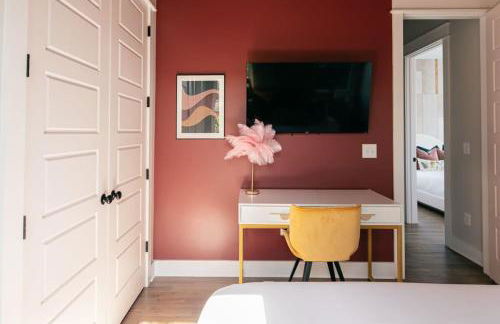 Designer Single Family House-Rooftop- Hot Tub - Foto 52