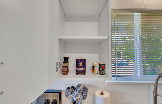 Charming 2BR w King Queen Close to SLC - Foto 10