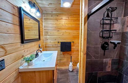 31R Brand new log home on quiet side street in Bethlehem, close to Main Street! 20 min to skiing - Foto 14