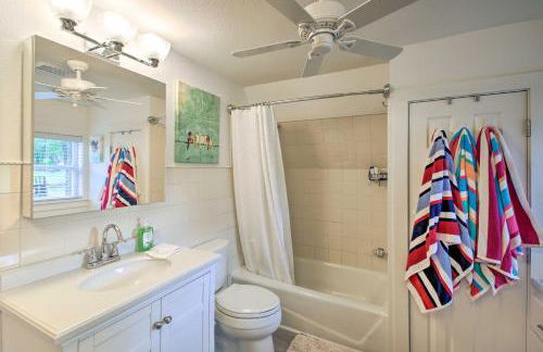 Deck, Boat Slip and Views Lake Hamilton Cabin! - Foto 14