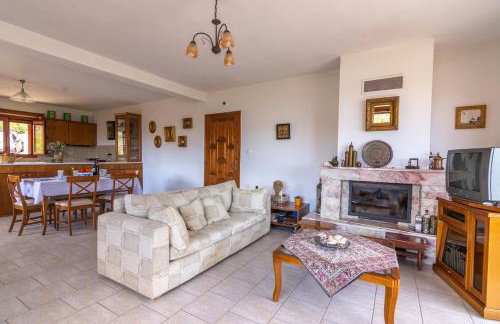 Overlooking Cheromilos - Foto 14