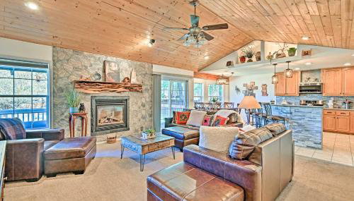 Near Trails, Lakes and Golf Pinetop Home with Deck - Foto 3