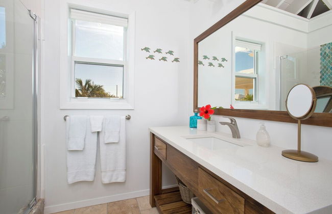 Touch Of Class Cottage: Beachfront Oasis - Foto 13