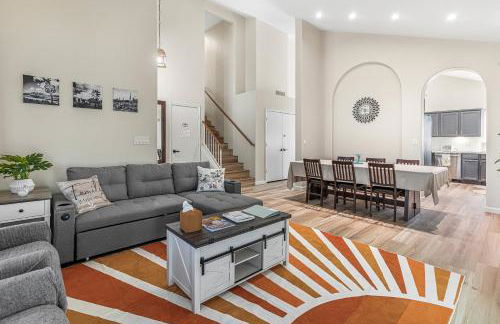 Sparkling Saltwater Pool - Spa - Firepit - WiFi - 4BR 3BA - Near Top Golf Courses - Foto 19