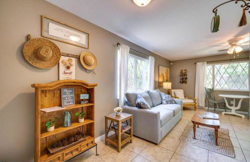 1 Mi to Lake Dora Cottage with Shared Yard and Patio! - Foto 5