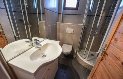 Chalet Alpe d'Huez 1850-Sea and Mountain Pleasure Avec 2 appartements- 1 Appartement 3 Chambres 8 Couchages - 3 Salles d'eau et 1 Appartement 5 Chambres 12 Couchages 5 Salles d'eau - Jacuzzi et Sauna -Pieds des Pistes et Centre - Foto 40